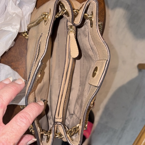 Michael Kors   Convertible Crossbody shoulder bag  pebbled leather khaki tan EUC - Picture 16 of 17